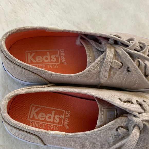 Keds Tan Canvas - Picture 3 of 10